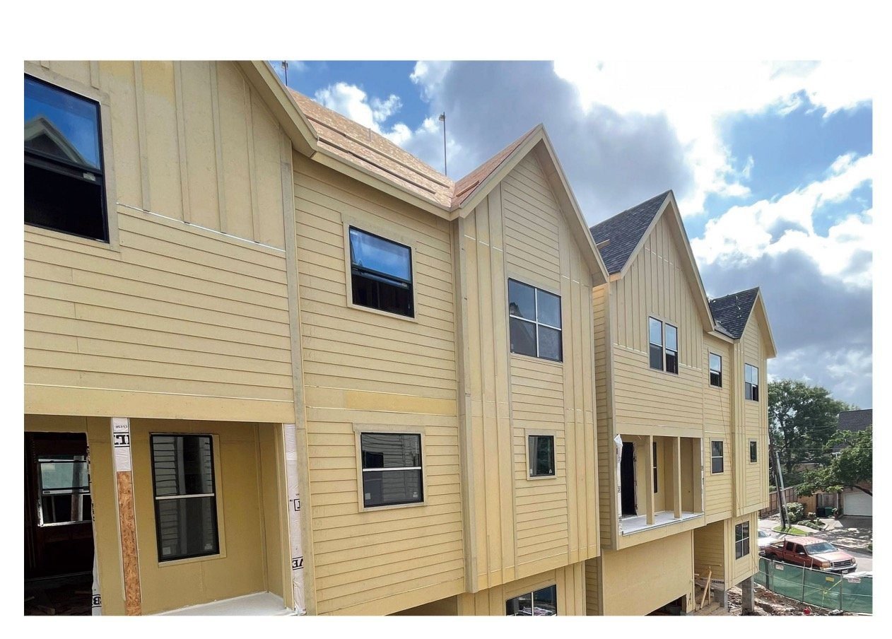 Modern villa project featuring luxury sliding glass systems and custom aluminum windows by JEES Global.